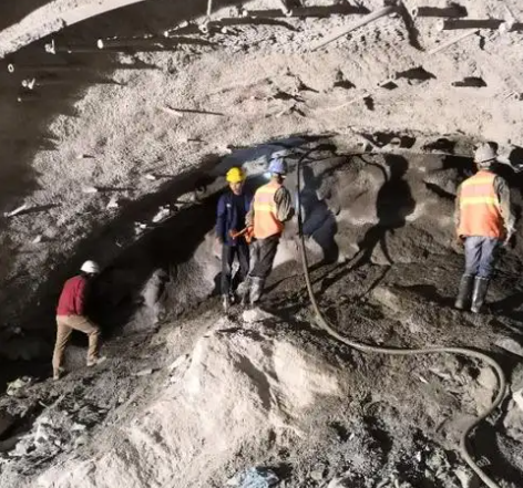 海丰拱顶带模注浆料的施工流程及注意事项